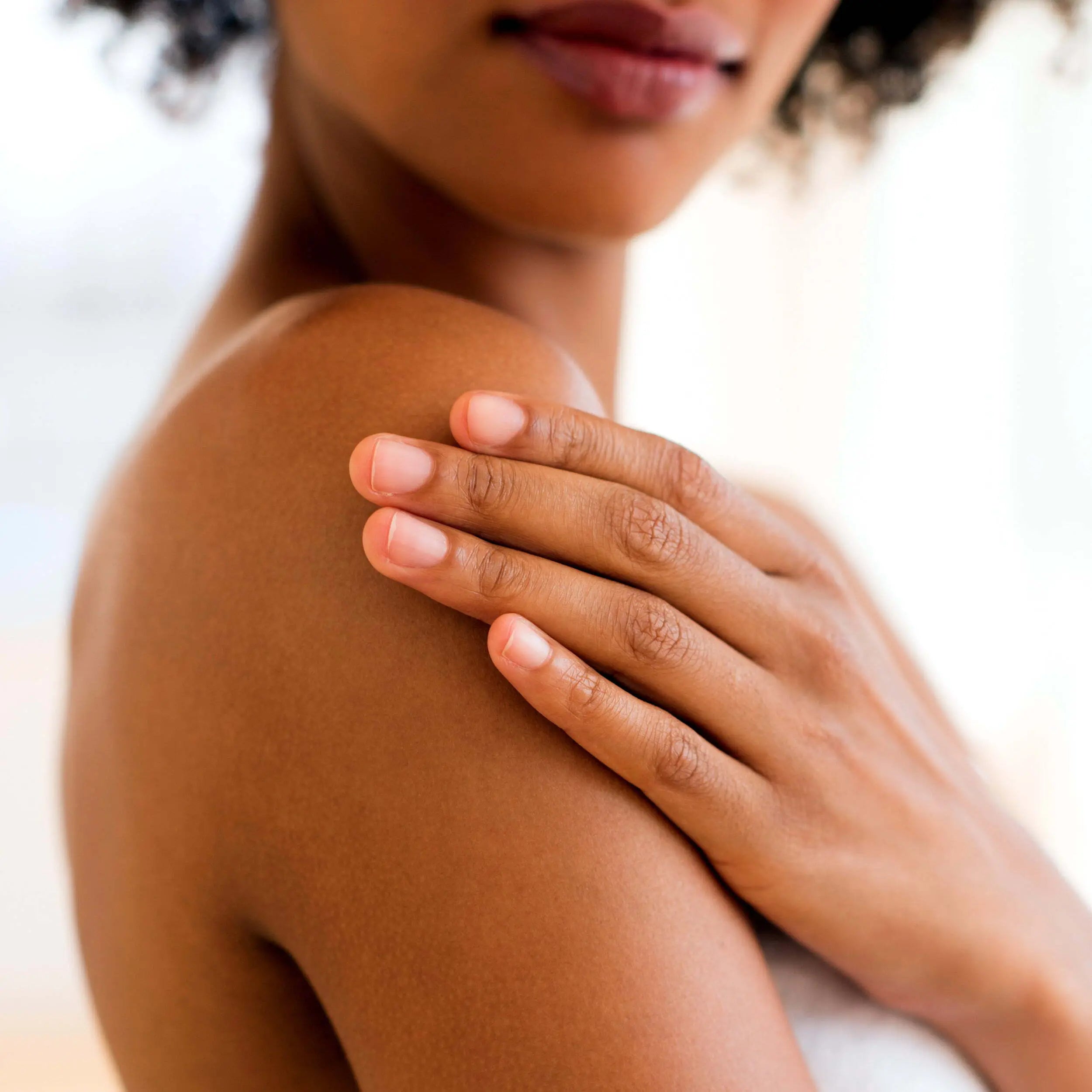 Olay body wash with Vitamin B3 Complex and moisturizing formula displayed